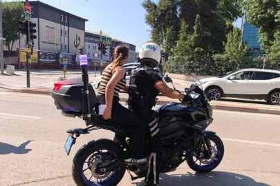 Kimliğini evde unutan adayı, motosikletli trafik polisi yetiştirdi