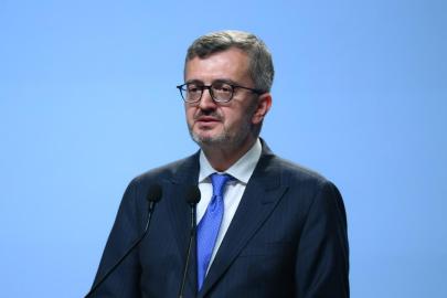 Burhanettin Duran: Cumhurbaşkanımızı diktatörlüklerle aynı zeminde değerlendirmek çarpık bir anlayışın tezahürüdür