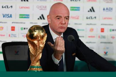 Dünya futbolunda 20 milyar dolarlık ihanet krizi. Infantino'ya isyan sürüyor