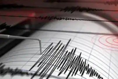 Endonezya'da 7.5 büyüklüğünde deprem