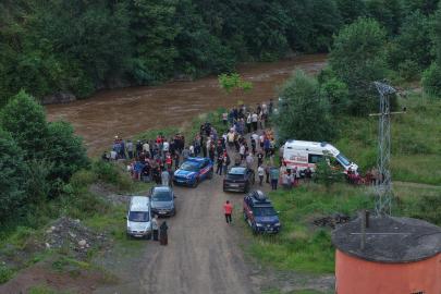 Giresun'da anne ile iki kızı sel sularına kapıldı. Kardeşlerin cansız bedeni bulundu