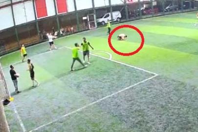 Halı saha maçı sırasında fenalaştı, hastanede hayatını kaybetti