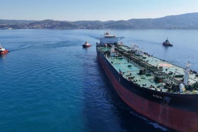 Rusya'da İHA saldırısına uğrayan tanker İstanbul Boğazı'nda