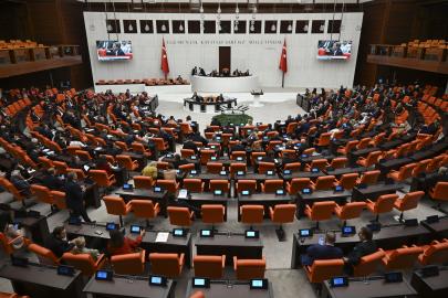 Üç milletvekili daha AK Parti'ye katıldı. İşte Meclis'teki yeni sandalye dağılımı